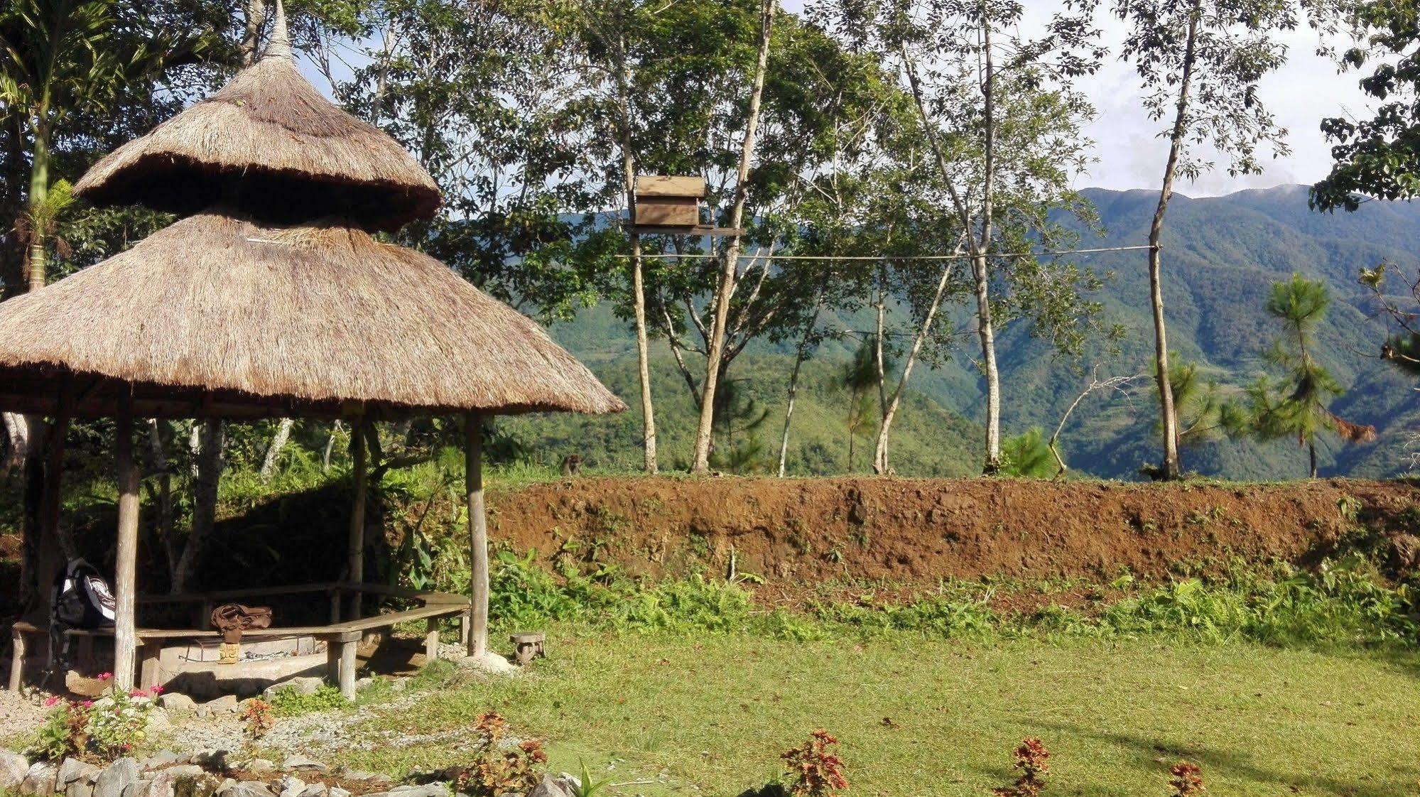 Native Village Inn Банауе Екстериор снимка