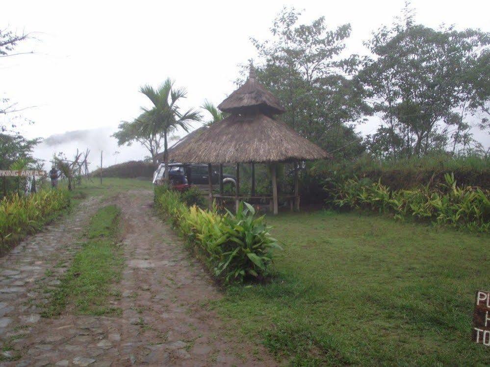 Native Village Inn Банауе Екстериор снимка